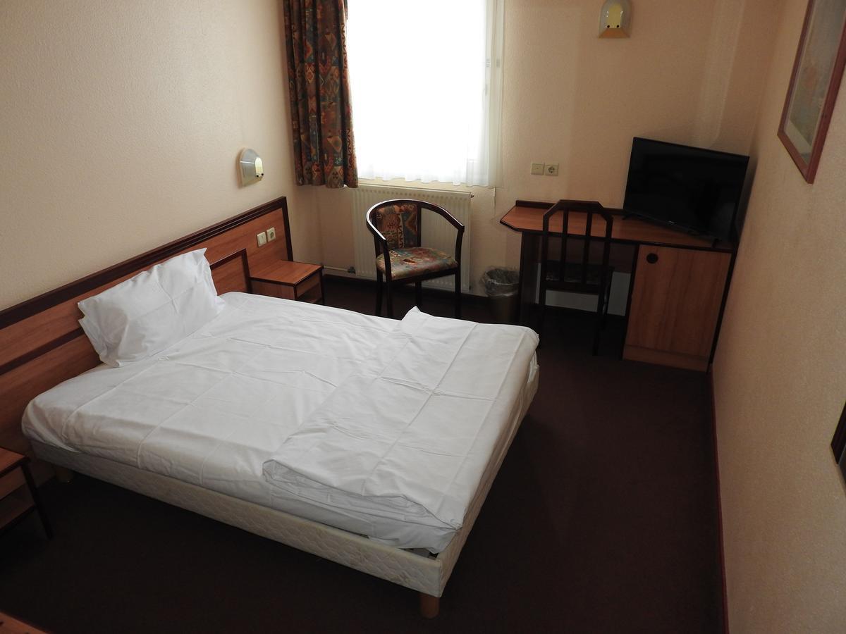Hotel Anhalt Brehna Ngoại thất bức ảnh